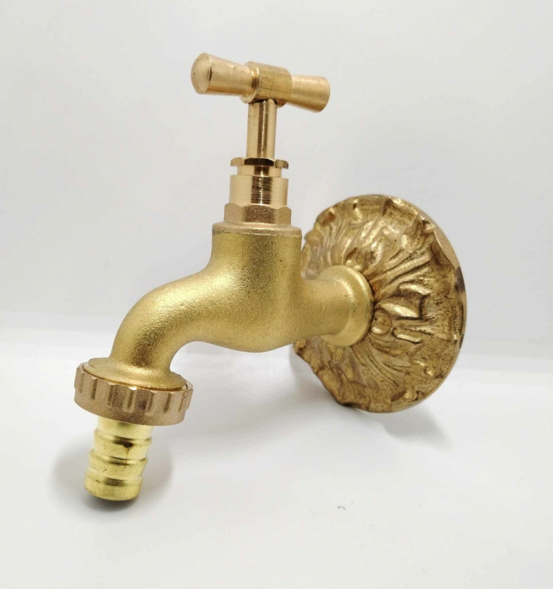 Robinet avec rosace