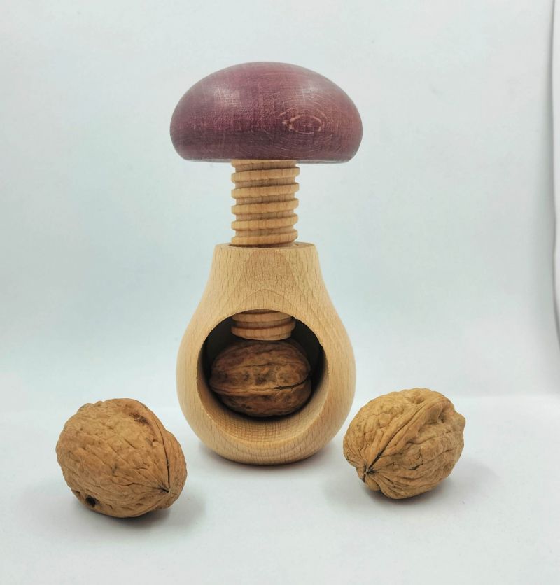 Casse noix Champignon en bois